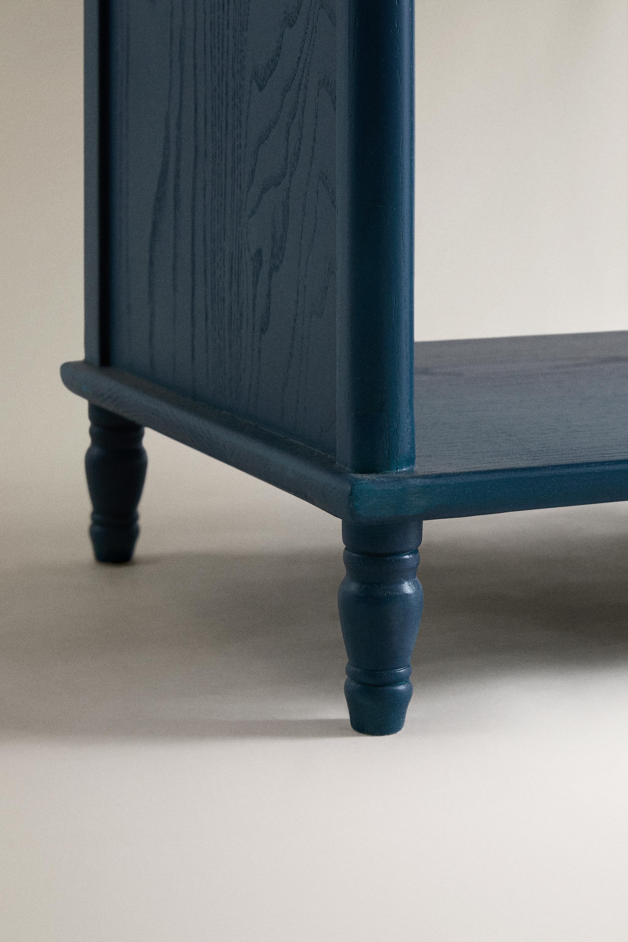 LACQUERED WOOD SIDE TABLE
